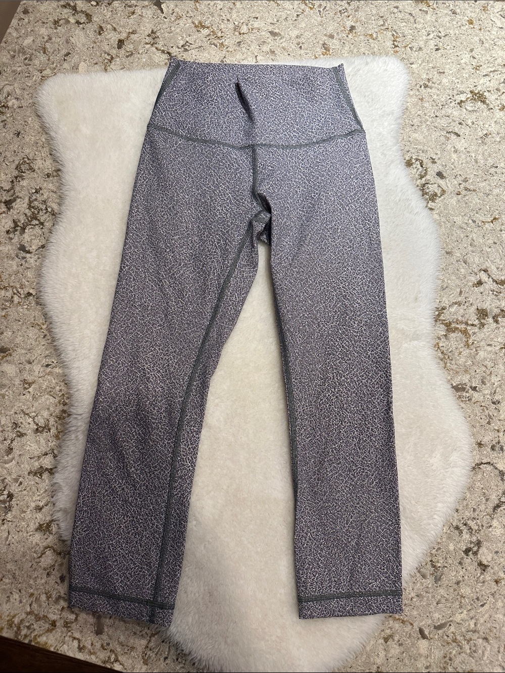 Nwot. Lululemon capri